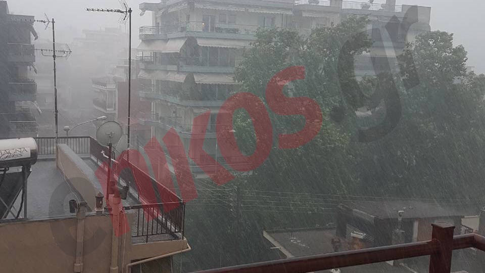 Μπουρίνι με χαλάζι στη Θεσσαλονίκη – ΦΩΤΟ αναγνώστη – ΤΩΡΑ