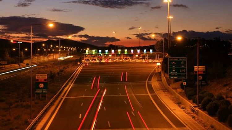 Ανοιχτά τα διόδια στην Αττική Οδό λόγω των πυρκαγιών