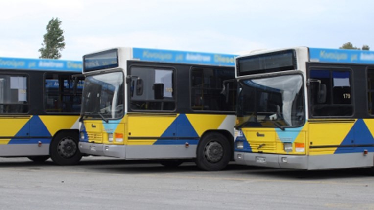 Ξεκίνησε η μεταφορά πληγέντων από το λιμάνι της Ραφήνας με λεωφορεία