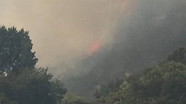 Σε πύρινο κλοιό τα Χανιά – Ολονύχτια μάχη με τις φλόγες – ΦΩΤΟ