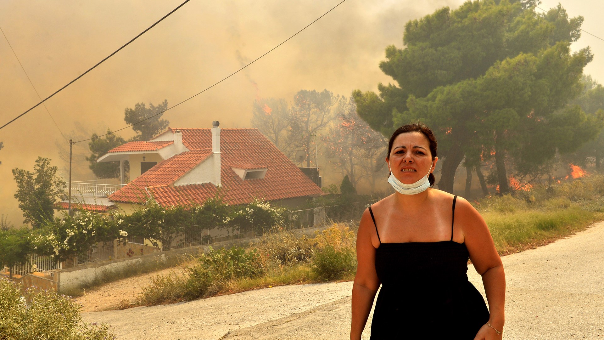 Μακρόν: Οι σκέψεις μας είναι στην Ελλάδα και στα θύματα των τρομακτικών πυρκαγιών