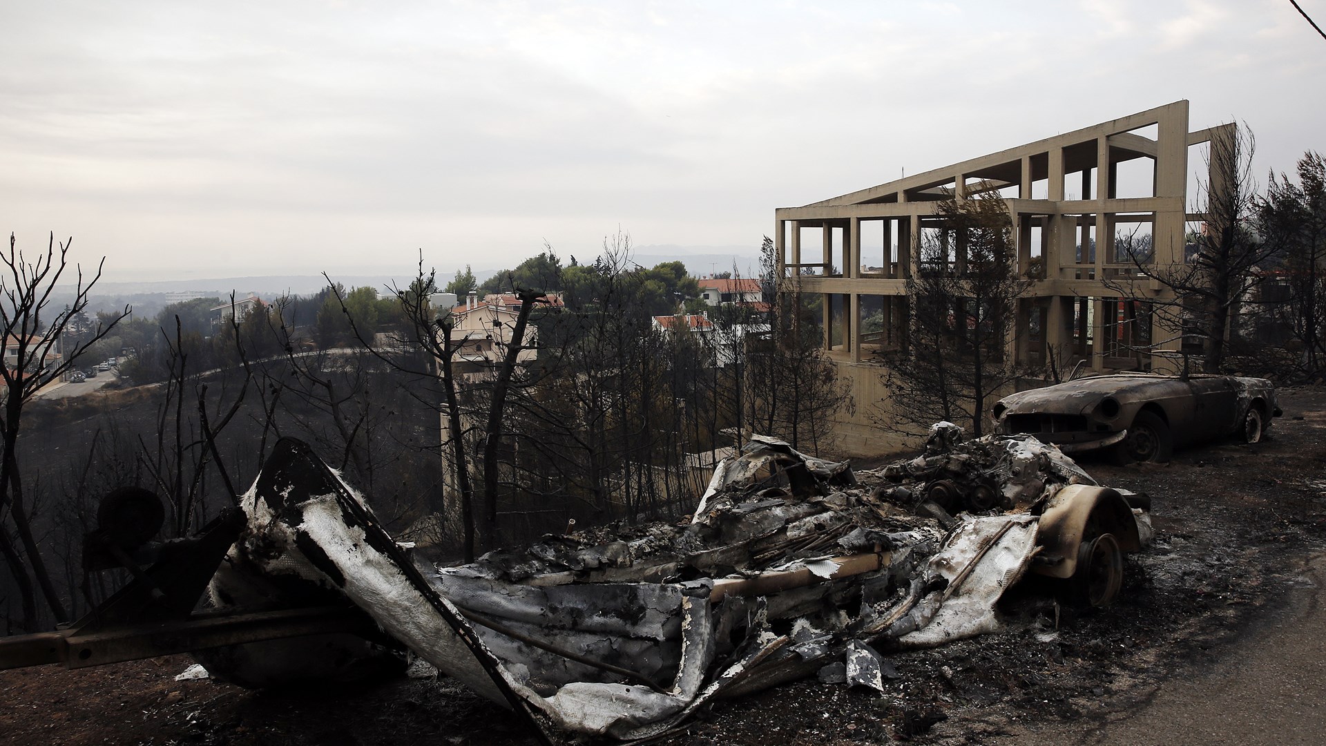 Σοκαριστική μαρτυρία κατοίκου στο Μάτι: Καιγόταν η πλάτη μου – Πριν πηδήξω στη θάλασσα μου θύμισε την Πομπηία