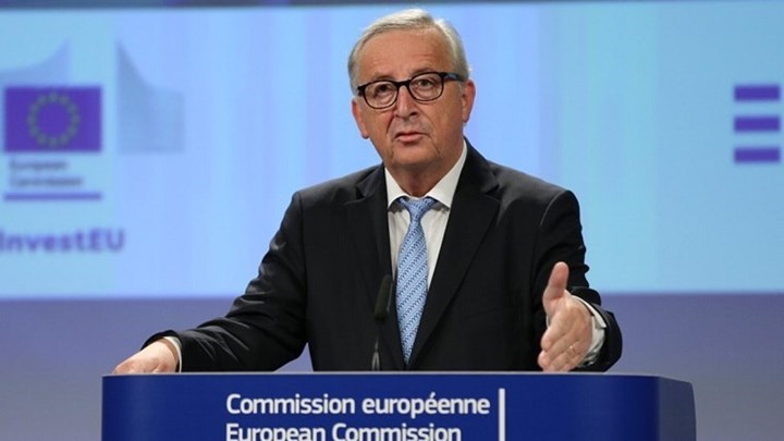 Επικοινωνία Γιούνκερ με Παυλόπουλο και Τσίπρα για τις φονικές πυρκαγιές