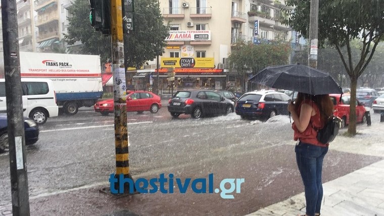 Ισχυρή καταιγίδα στη Θεσσαλονίκη – Ποτάμια οι δρόμοι – ΦΩΤΟ – ΒΙΝΤΕΟ