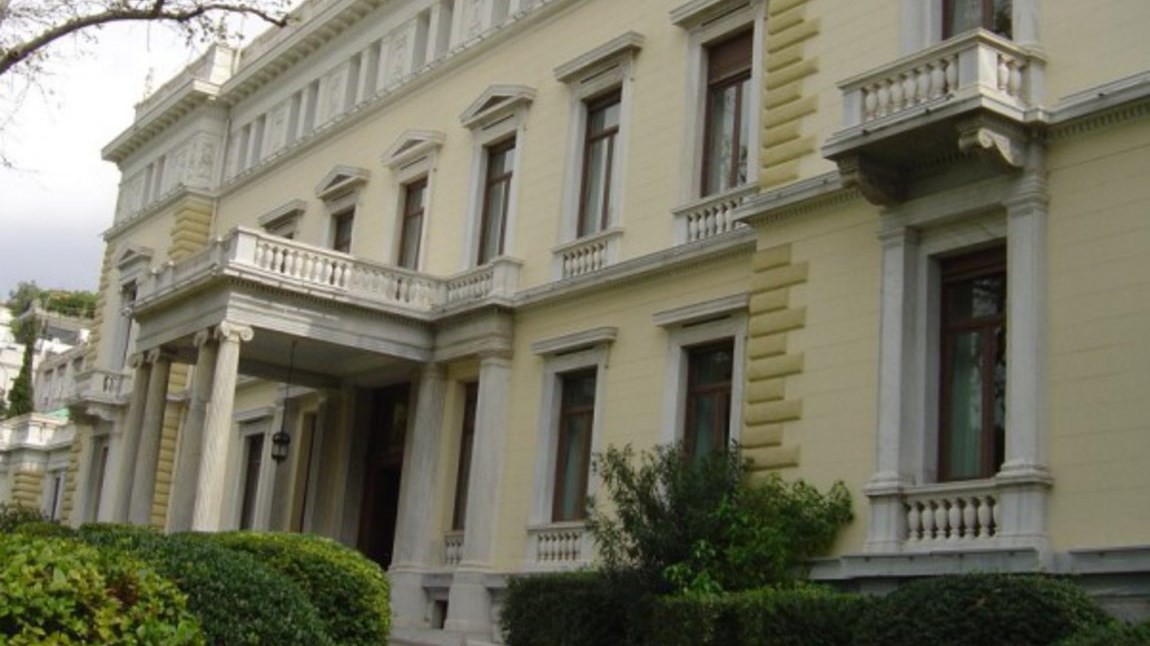 Σε πυρόπληκτους τα τρόφιμα που προορίζονταν για την δεξίωση της Αποκατάστασης της Δημοκρατίας