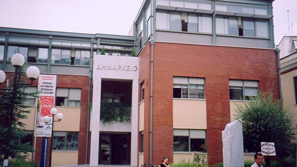 Τρίκαλα – Είδη πρώτης ανάγκης συγκεντρώνει ο δήμος για τους πυρόπληκτους της Αττικής