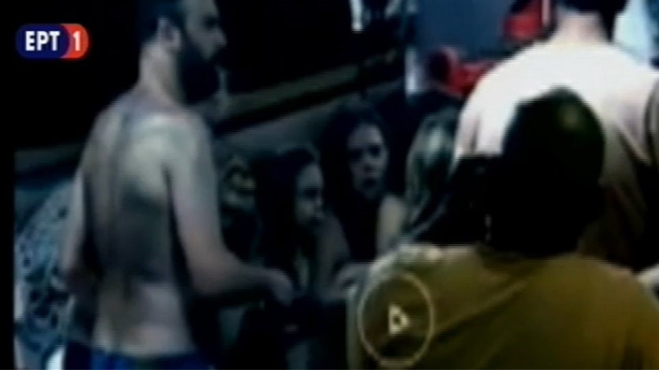 Τι λέει στον Real Fm 97,8 ο καπετάνιος του σκάφους στο οποίο η κάμερα κατέγραψε τα δίδυμα κοριτσάκια