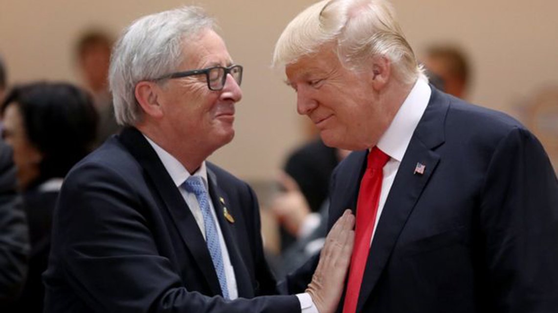 O Τραμπ εξασφάλισε παραχωρήσεις από την Ε.Ε. για να αποφύγει έναν εμπορικό πόλεμο