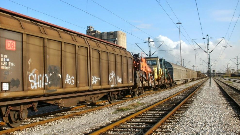 Ένας νεκρός από σύγκρουση αυτοκινήτου με επιβατική αμαξοστοιχία