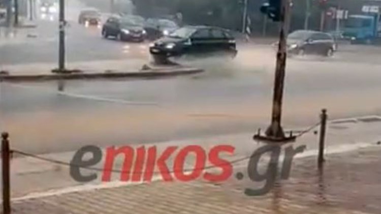 Καταρρακτώδης βροχή στο Πάτημα Χαλανδρίου – ΒΙΝΤΕΟ αναγνώστη – ΤΩΡΑ