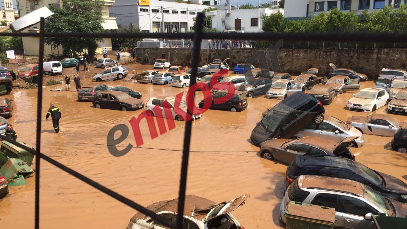 Νέες συγκλονιστικές εικόνες από το υπαίθριο πάρκινγκ στο Μαρούσι – ΦΩΤΟ – ΒΙΝΤΕΟ