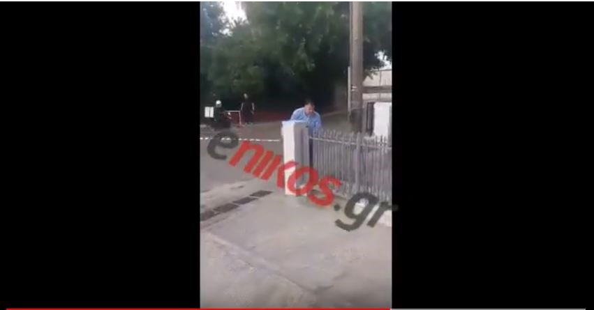 Καραμέρος από το πάρκινγκ που “κατάπιε” αυτοκίνητα στα Μαρούσι: Δεν περνάει κανείς μέσα – ΒΙΝΤΕΟ