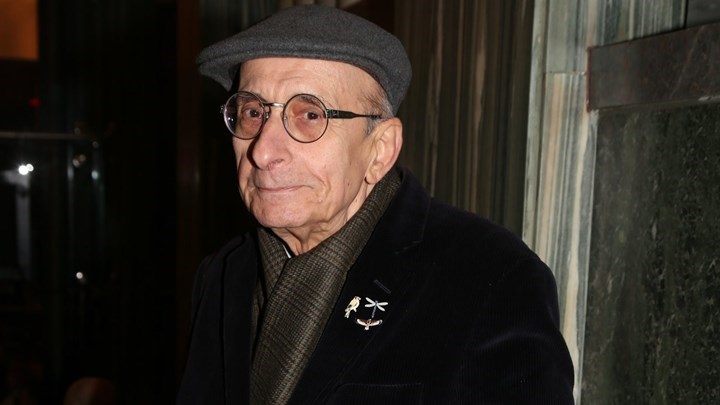 Αποτεφρώθηκε η σορός του Μάνου Ελευθερίου στη Βουλγαρία – Το αιχμηρό σχόλιο των διαχειριστών της σελίδας του στο Facebook