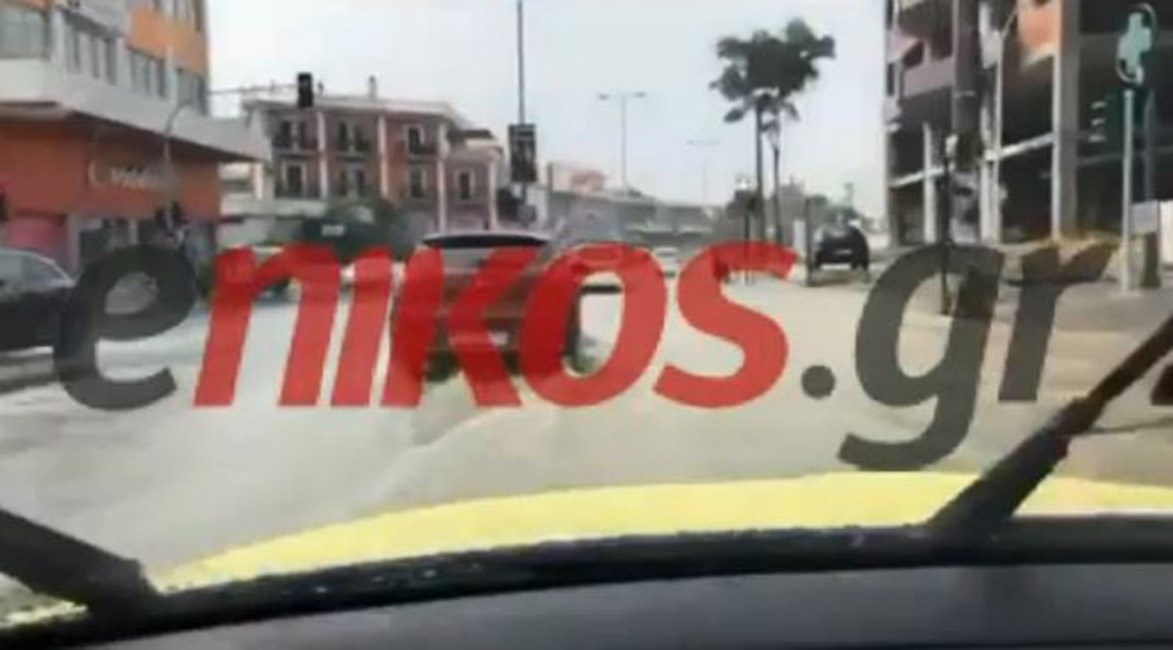 Με χαμηλές ταχύτητες κινούνται τα οχήματα στο ύψος της Παλλήνης εξαιτίας της νεροποντής- ΤΩΡΑ- ΒΙΝΤΕΟ αναγνώστη