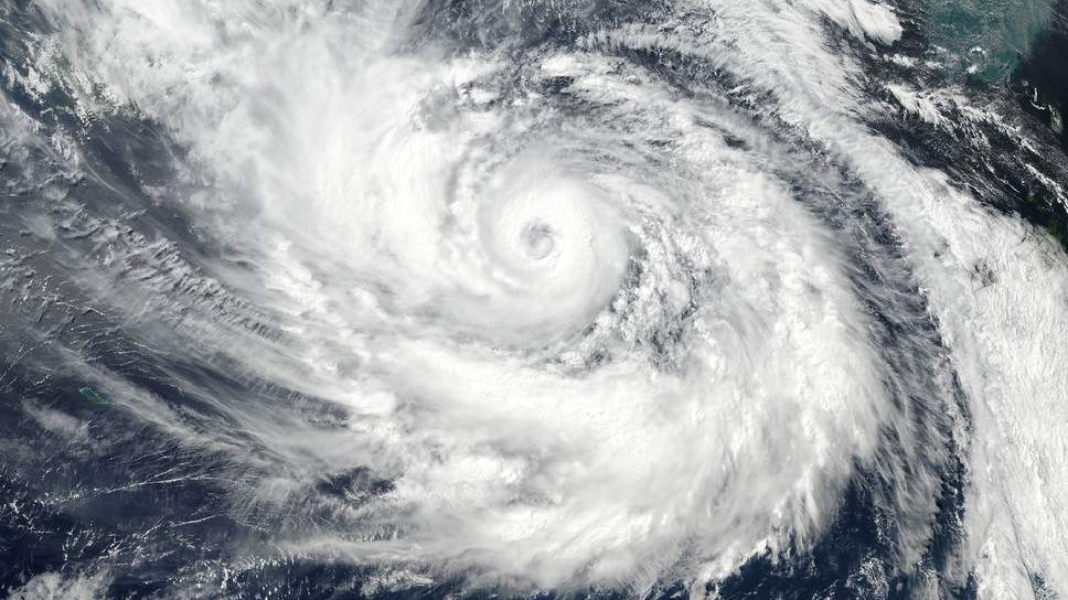 Μετά τις φονικές πλημμύρες, αντιμέτωπη με ισχυρό τυφώνα η Ιαπωνία