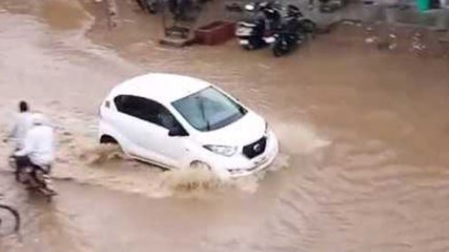 Τραγωδία στην Ινδία: 49 νεκροί από τις καταρρακτώδεις βροχές