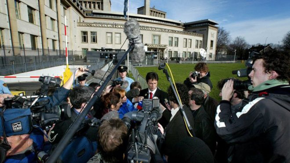 Δολοφονήθηκε στο Βελιγράδι δικηγόρος – μέλος της υπεράσπισης του Σλόμπονταν Μιλόσεβιτς στη Χάγη