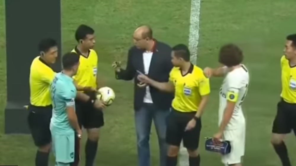 Δεν ξανάγινε- Με… πιστωτική κάρτα αντί για κέρμα έγινε η επιλογή των τερμάτων σε ποδοσφαιρικό αγώνα- ΒΙΝΤΕΟ