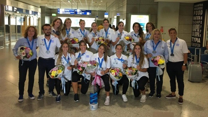 Επέστρεψαν στην Ελλάδα οι “ασημένιες” πρωταθλήτριες Ευρώπης στο πόλο