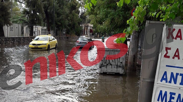 Προβλήματα από την καταιγίδα και στα Κάτω Πατήσια – Με δυσκολία η κυκλοφορία των οχημάτων – ΦΩΤΟ αναγνώστη