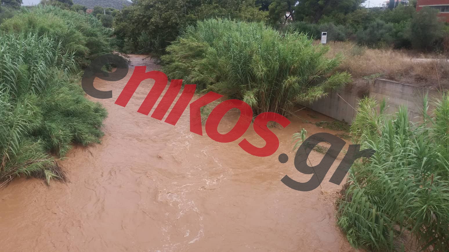 Ανέβηκε η στάθμη του νερού στο ρέμα της Ραφήνας – ΦΩΤΟ – ΒΙΝΤΕΟ αναγνώστη