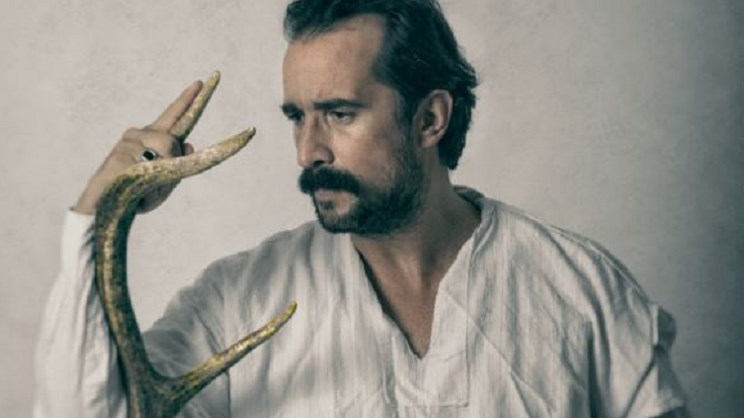 Ο Τάσος Νούσιας …γίνεται Ριχάρδος Β!