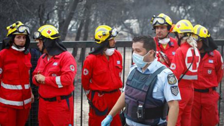 Συγκλονίζουν οι περιγραφές των Εθελοντών Σαμαρειτών για όσα βίωσαν στις φονικές πυρκαγιές