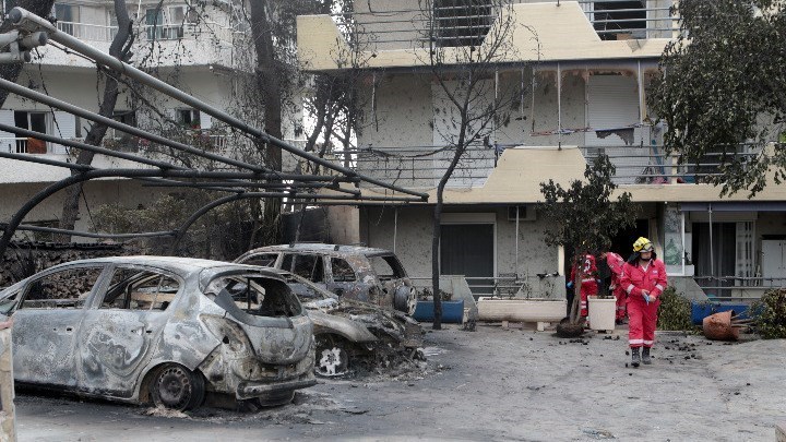 Παρέμβαση Κοντονή: Ζητά να ερευνηθεί αν είχε τηρηθεί ο νόμος για την πρόσβαση των πολιτών στις παραλίες