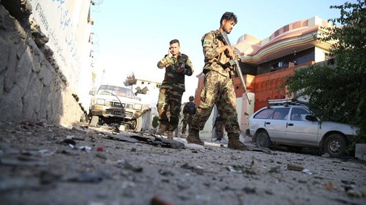 Επίθεση από το Ισλαμικό Κράτος σε κυβερνητικό κτίριο στο Αφγανιστάν – Τουλάχιστον 15 νεκροί