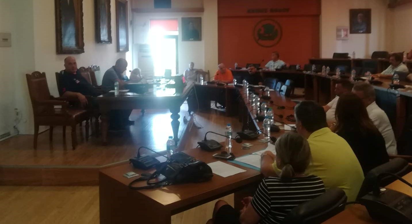 Χαμός στο δημοτικό συμβούλιο του Βόλου: Ο διάλογος-φωτιά του Αχιλλέα Μπέου με σύμβουλο της αντιπολίτευσης