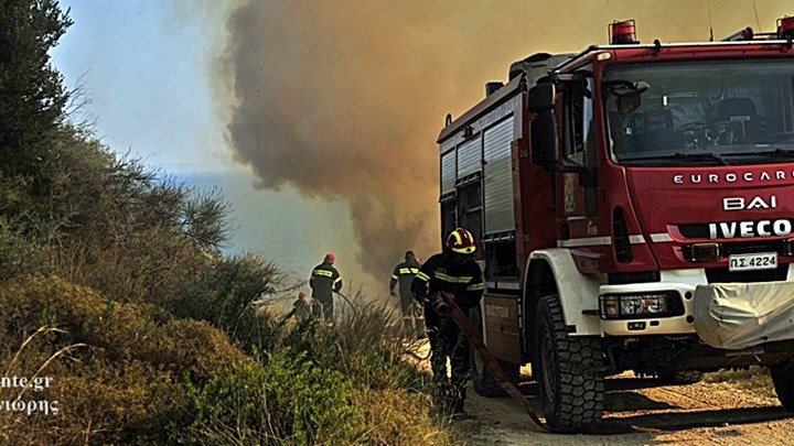 Υπό μερικό έλεγχο η πυρκαγιά στη Ζάκυνθο