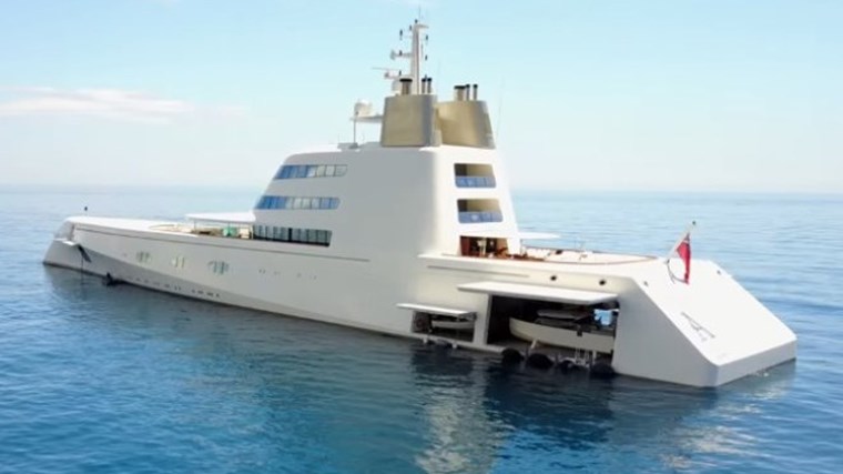 Στην Κέρκυρα η ”διαστημική” θαλαμηγός Ρώσου μεγιστάνα – Θεωρείται ένα από τα πιο ακριβά γιοτ στον κόσμο – ΒΙΝΤΕΟ