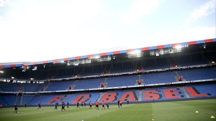 Ένταση με οπαδούς της Βασιλείας έξω από ξενοδοχείο του ΠΑΟΚ