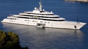 Στην Κέρκυρα ο πρώην εμίρης του Κατάρ με την εντυπωσιακή θαλαμηγό Katara – ΒΙΝΤΕΟ