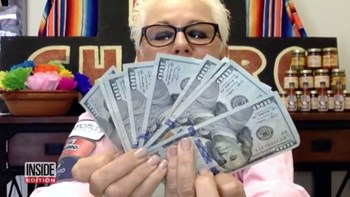 Σερβιτόρα επέστρεψε χρήματα που είχε κλέψει από εστιατόριο πριν από…20 χρόνια – ΒΙΝΤΕΟ