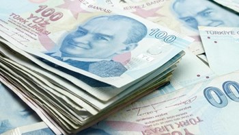 Στα “τάρταρα” η τουρκική λίρα μετά το “χαστούκι” Τραμπ