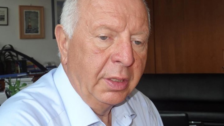 Ο έμπιστος της Μέρκελ “καρφώνει” τον Βαρουφάκη: Με παιχνιδάκια και τεχνάσματα δεν πας μπροστά