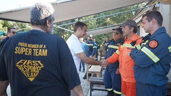 Στο πυροφυλάκιο Βύρωνα ο Κυριάκος Μητσοτάκης – ΦΩΤΟ