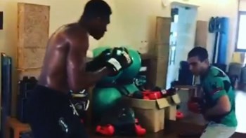 Ο Αντετοκούνμπο το… έριξε στην πυγμαχία – ΒΙΝΤΕΟ