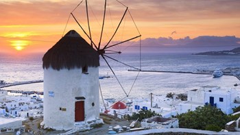 Σαρωτικοί έλεγχοι της ΑΑΔΕ στη Μύκονο – Σε εξέλιξη η επιχείρηση «Τρίαινα»