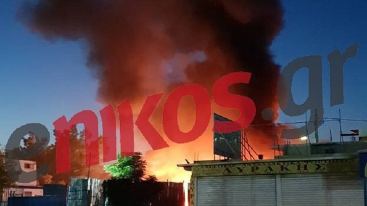 Οι πρώτες εικόνες από τη φωτιά στη Λεωφόρο NATO στον Ασπρόπυργο –  ΒΙΝΤΕΟ και ΦΩΤΟ αναγνώστη