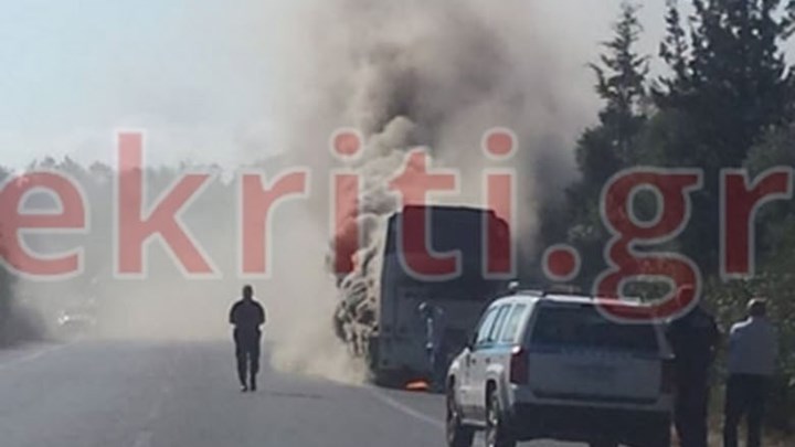 Κρήτη: Στις φλόγες λεωφορείο στην εθνική οδό- ΤΩΡΑ- ΦΩΤΟ- ΒΙΝΤΕΟ