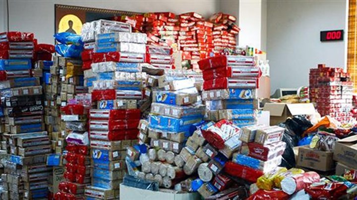 Προσπάθησαν να κλέψουν τρόφιμα από τις αποθήκες συλλογής για τους πυρόπληκτους