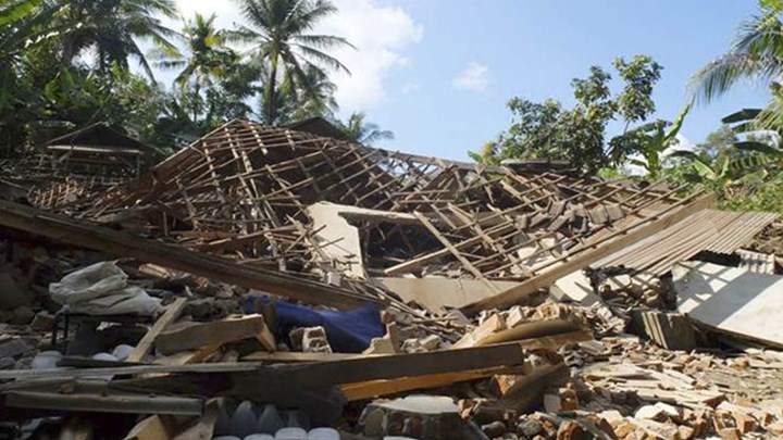 Ινδονησία: Στους 319 οι νεκροί από τον σεισμό