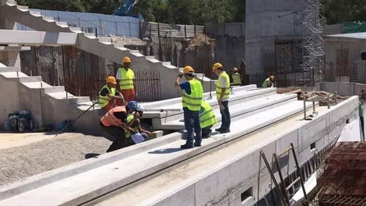 Μπήκαν οι πρώτες κερκίδες στην “Αγιά Σοφιά” – ΒΙΝΤΕΟ