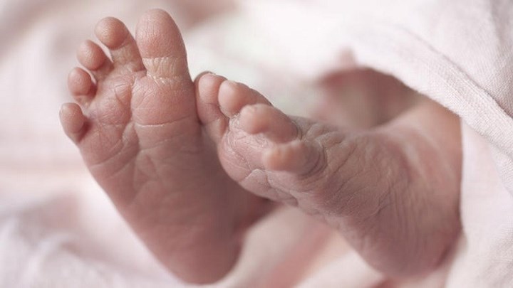 Τα χαμηλότερα ποσοστά γεννήσεων εκτός γάμου στην Ελλάδα