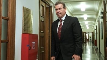 Πετρόπουλος: Η ανεργία εκτοξεύεται ταχύτερα από ό,τι καταπολεμάται – Έρχεται η λίστα των πυρόπληκτων δικαιούχων διπλών συντάξεων