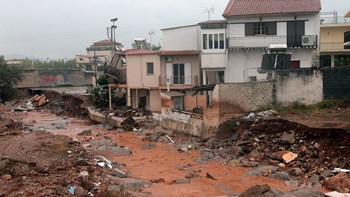 Καταγγελία-βόμβα στον Realfm για αλλοίωση λίστας με πλημμυροπαθείς της Μάνδρας