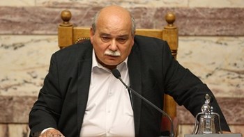 Τα συγχαρητήρια του Προέδρου της Βουλής στην Βούλα Παπαχρήστου για το χρυσό μετάλλιο στο τριπλούν