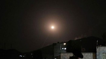 Εξουδετερώθηκε «εχθρικός στόχος» κοντά στη Δαμασκό από τα συστήματα αντιαεροπορικής άμυνας της Συρίας